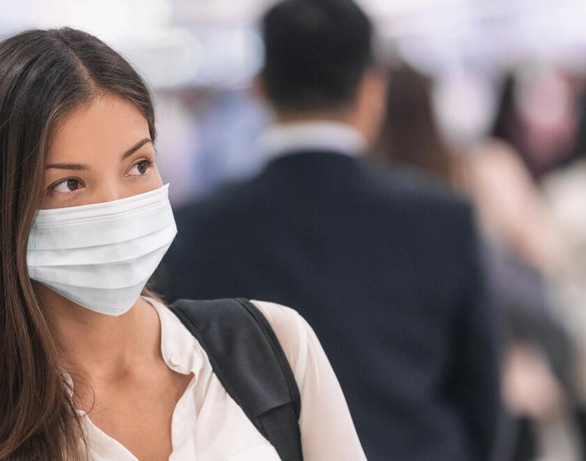 Woman wearing a face mask