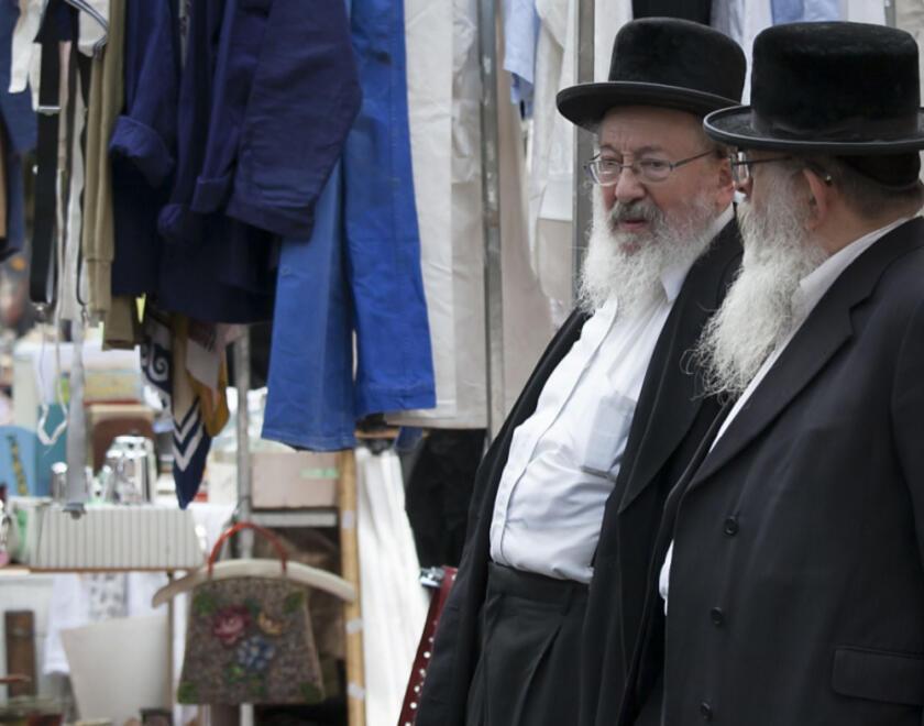 Orthodox Jews shopping at Spitafilds market